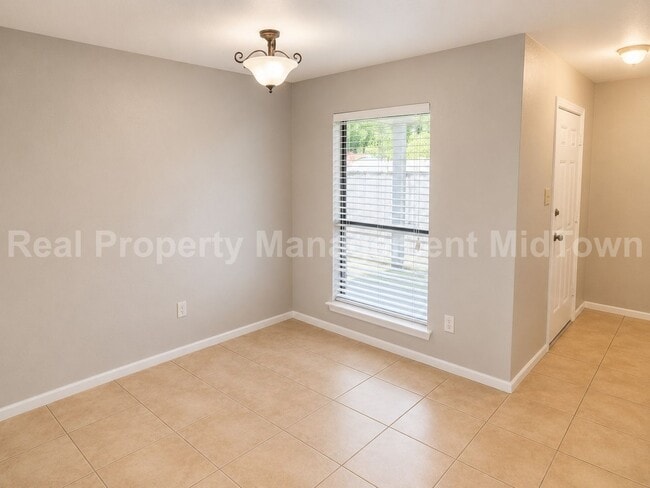 Building Photo - 4209 Wingrove Dr