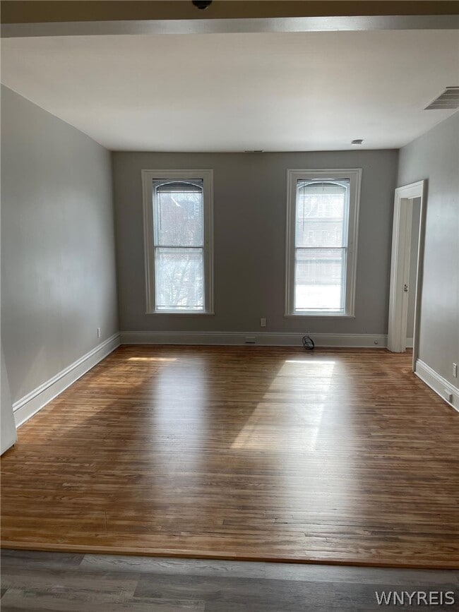 Building Photo - 370 Virginia St