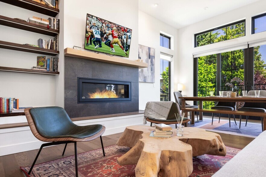 Building Photo - 3826 Meridian Ave N