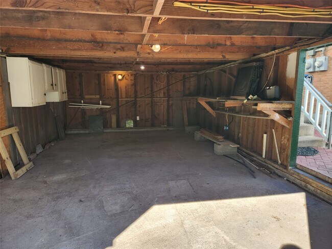 Building Photo - 1807 Church St