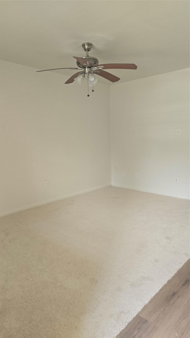 Building Photo - 4745 5th St