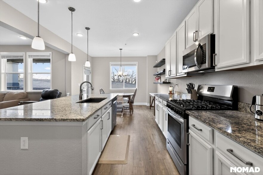 Building Photo - 15627 Kitchener Way