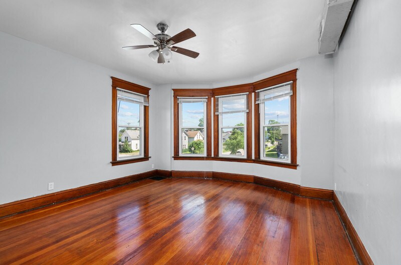 Building Photo - 404 W 16th St