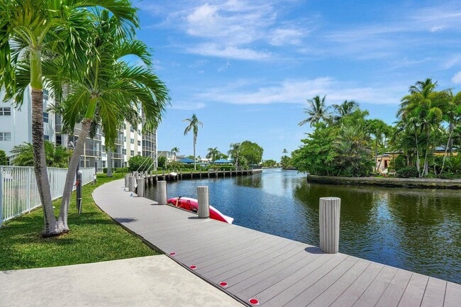 Building Photo - 3040 NE 16th Ave