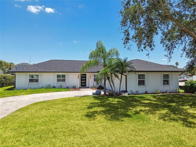 Building Photo - 3913 Fontainebleau Dr