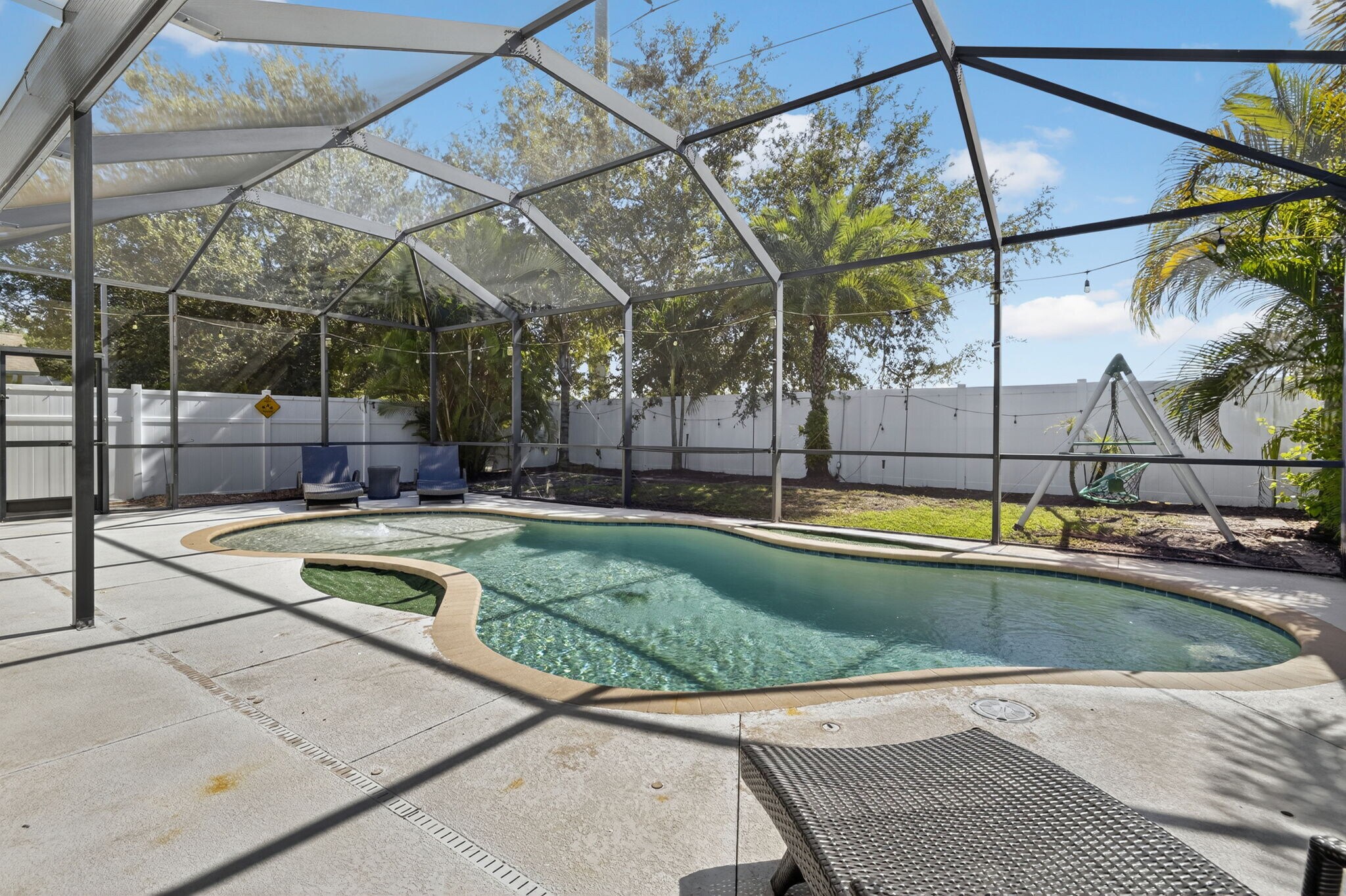 Building Photo - 8250 Silver Birch Way