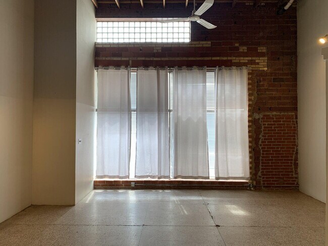 Building Photo - 1401 Avenue J