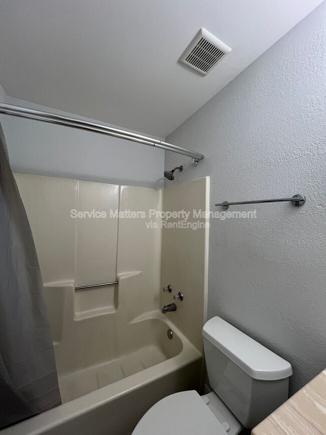 Building Photo - 2017 Coral Creek Dr