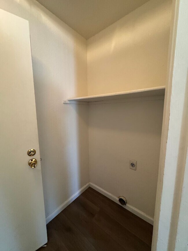 Building Photo - Three Bed, Two Bath Home with a Two Car Garage