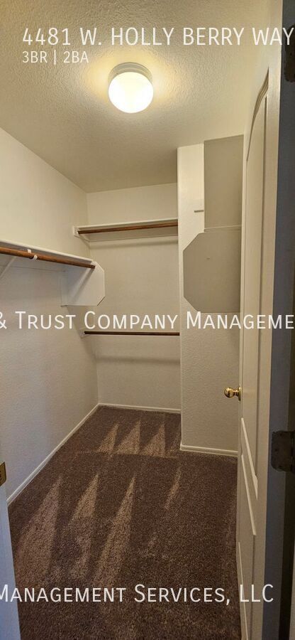 Building Photo - 4481 W Holly Berry Way