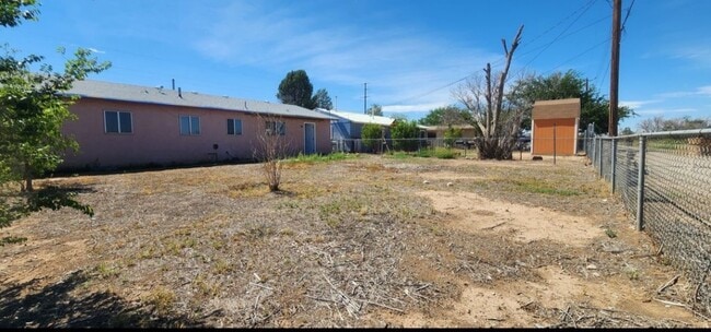 Building Photo - 307 Robins Dr