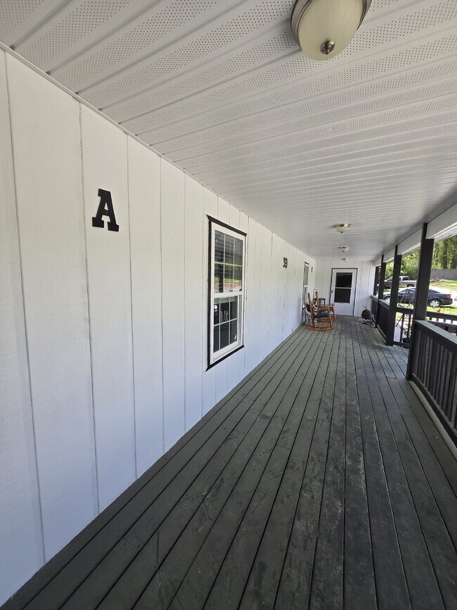 Building Photo - Oversized ONE Bedroom *HALF OFF YOUR FIRST MONTH*