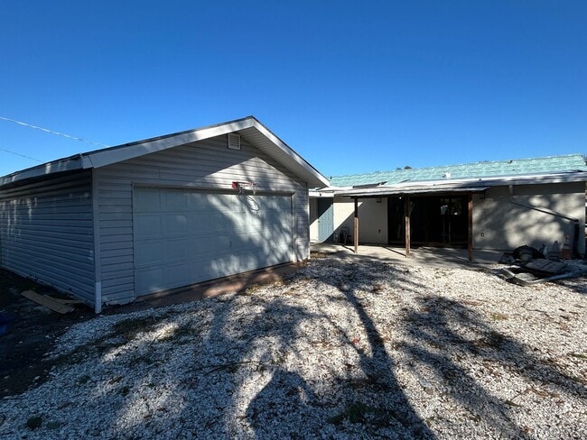 Building Photo - Single Family Home