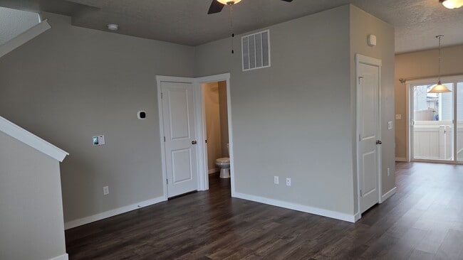 Building Photo - 5929 S Boddington Ln