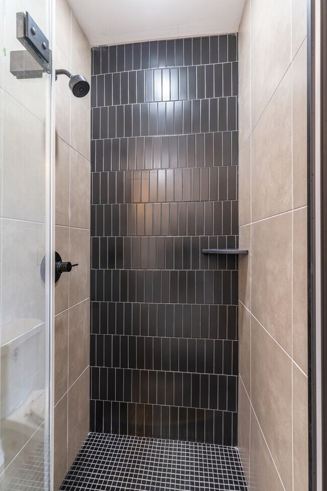 Building Photo - 5758 Spruce St