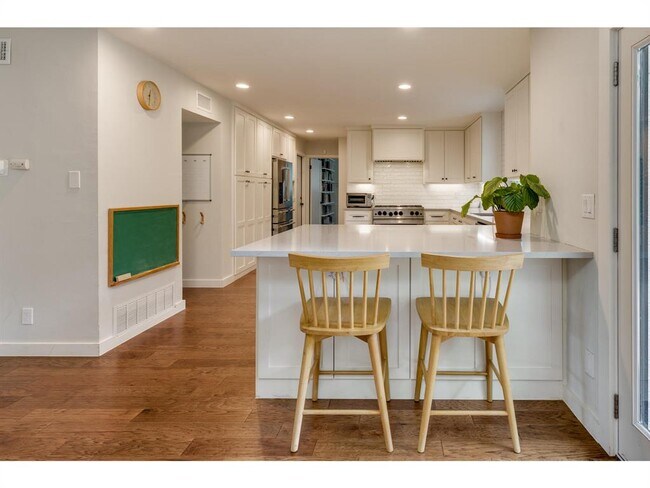 Building Photo - 8700 Mountainwood Cir