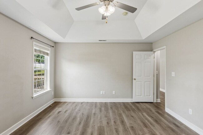 Building Photo - 2601 Danbury Cir