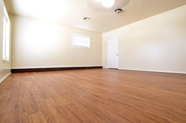 Building Photo - 3137 SW 65th Pl