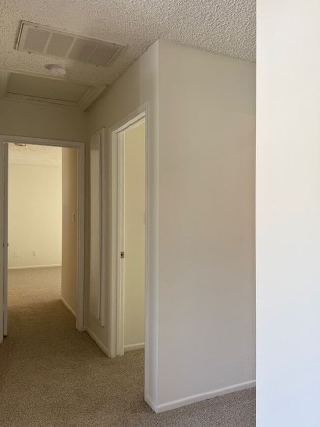 Building Photo - 420-22 Rees Street