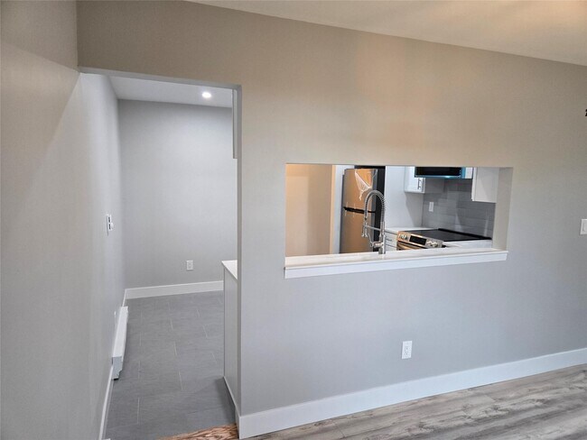 Building Photo - 548 Sierra Vista Ln