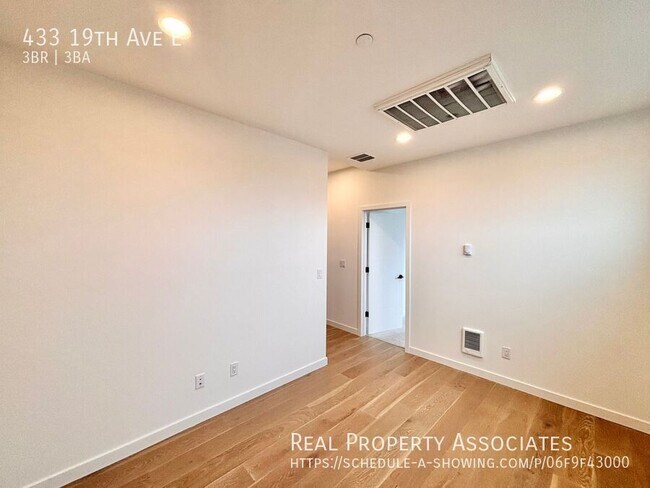 Building Photo - 433 19th Ave E