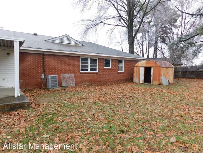 Building Photo - 4 br, 1.5 bath House - 1391 Whitworth Cove