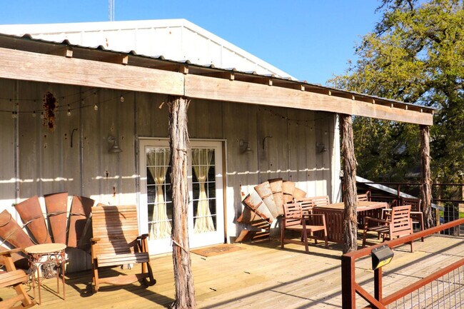 Building Photo - 8625 Grassbur Rd