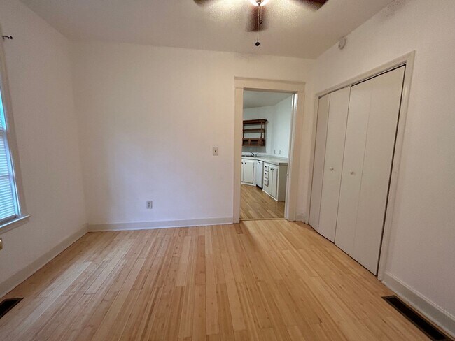 Building Photo - Highland Park II