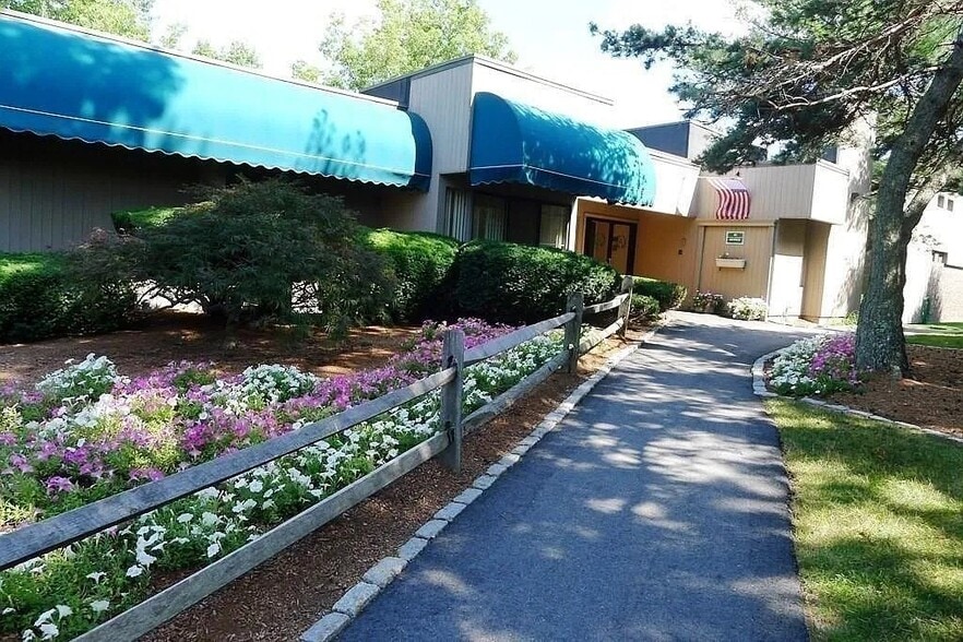 Building Photo - 66 Shrewsbury Green Dr
