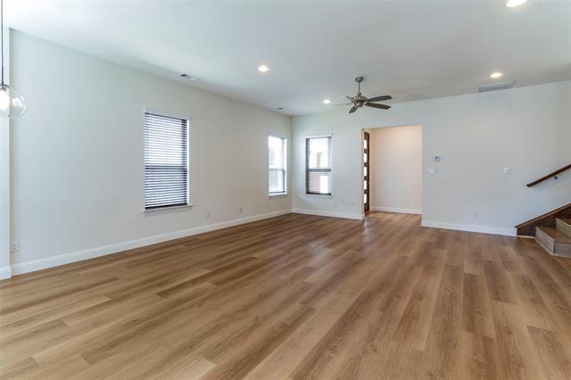 Building Photo - 404 Templeton Dr