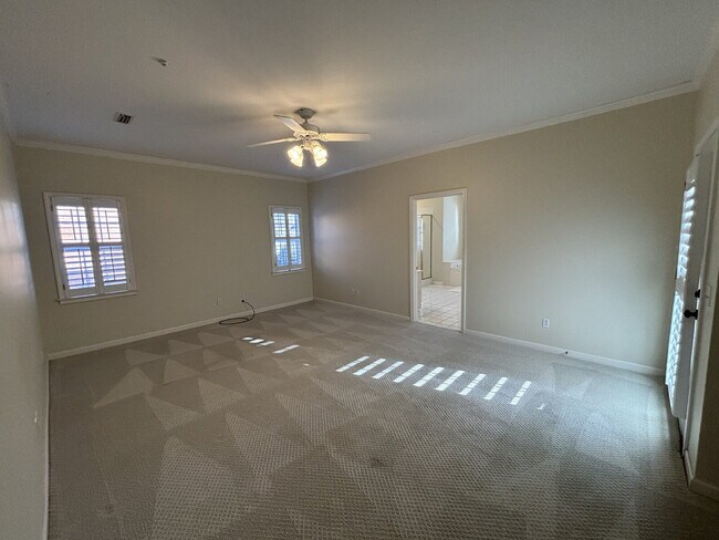 Building Photo - 39 Williamsburg Pl