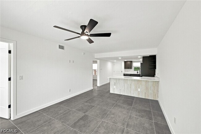 Building Photo - 16881 Davis Rd