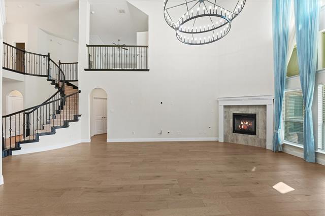 Building Photo - 3009 Lakeshore Dr