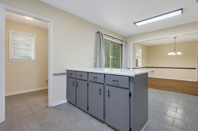 Building Photo - 110 Flat Shoal Ln