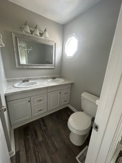 Building Photo - 1375 Longlac Rd