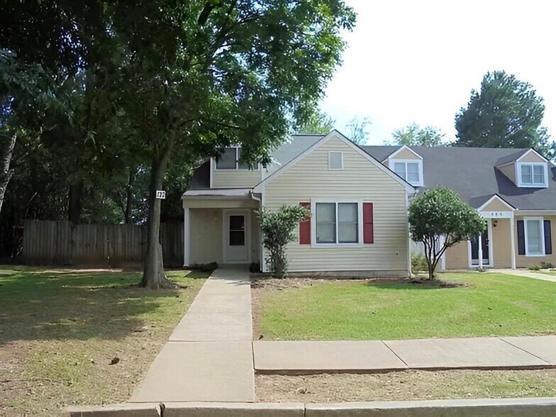 Building Photo - 120 Westbury Ct