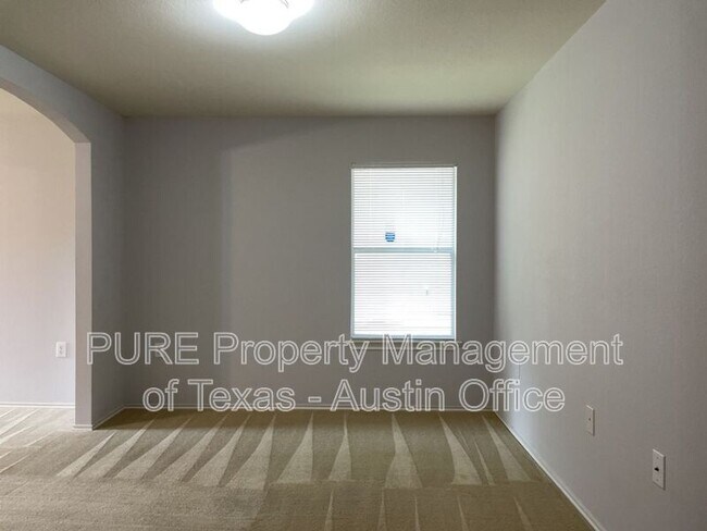 Building Photo - 9005 Sun Shower Bend