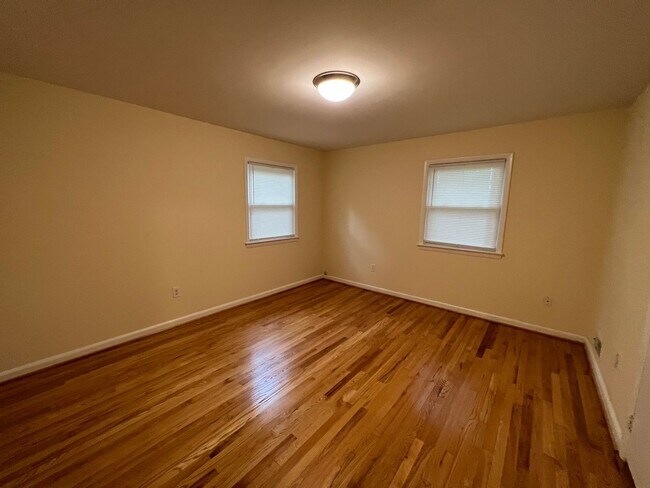 Building Photo - Single Family home in Alexandria- Minutes to Ft Belvior