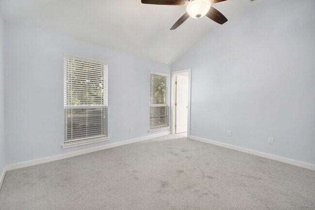 Building Photo - 14311 Kincheloe St
