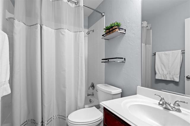 Building Photo - 6032 Sterling Dr