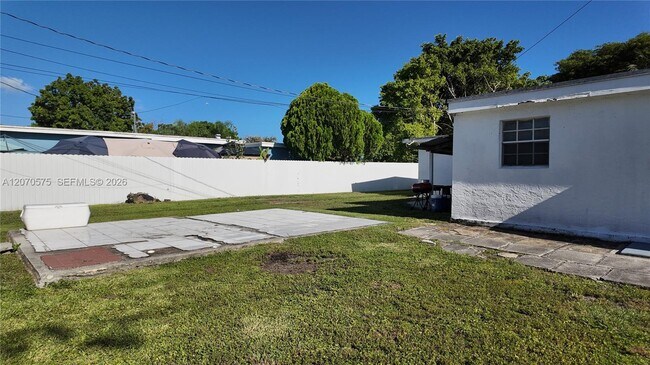 Building Photo - 9815 SW 51st Terrace
