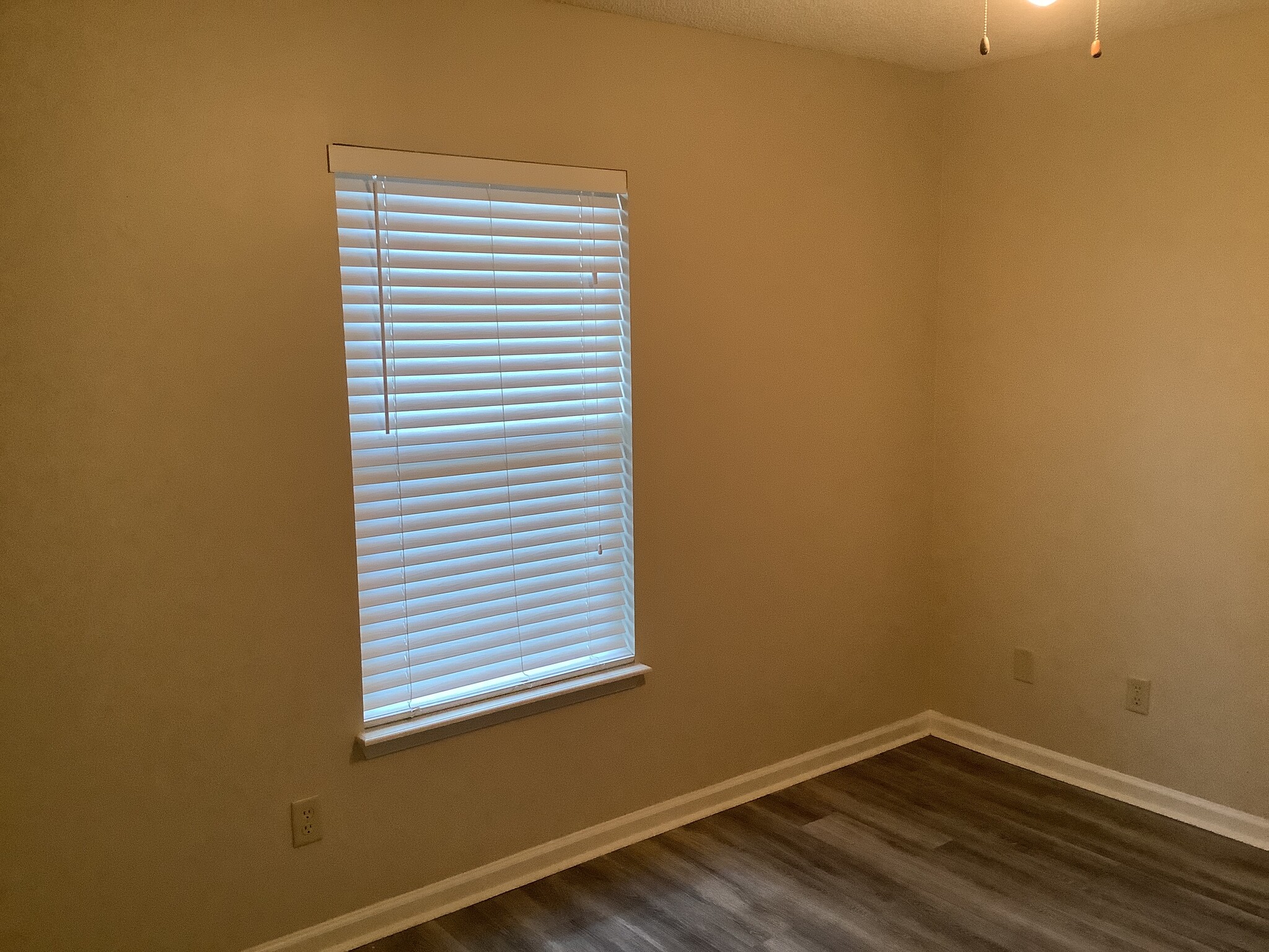 Building Photo - 240 Honeysuckle Way