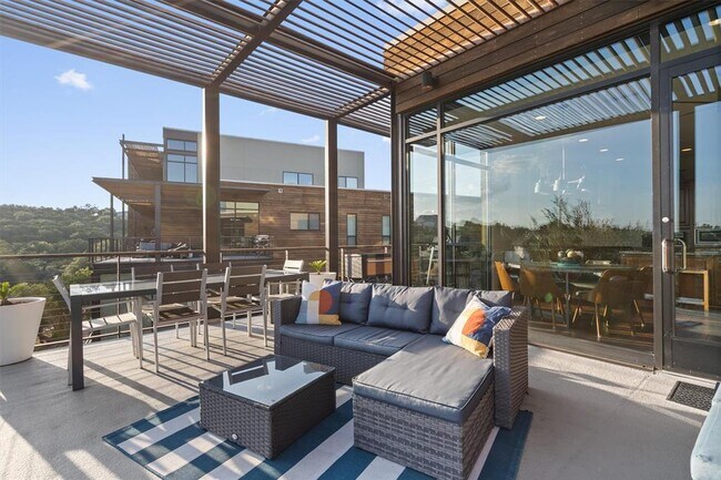 Building Photo - 1101 Ivean Pearson Rd