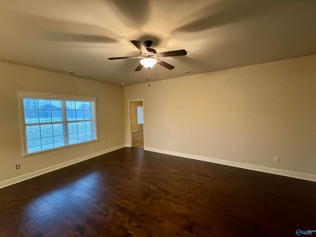 Building Photo - 102 Silvermoon Ln