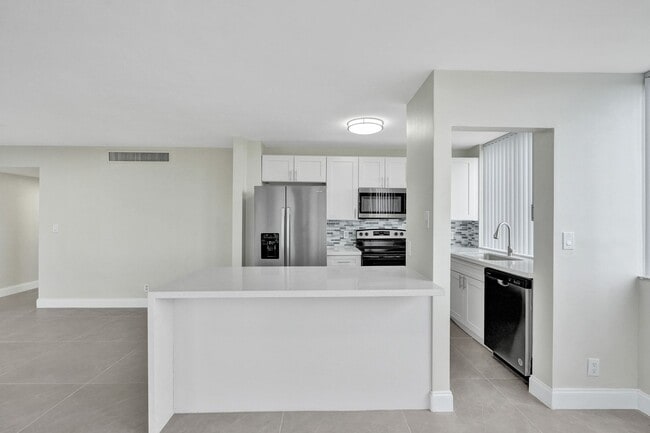 Building Photo - 4810