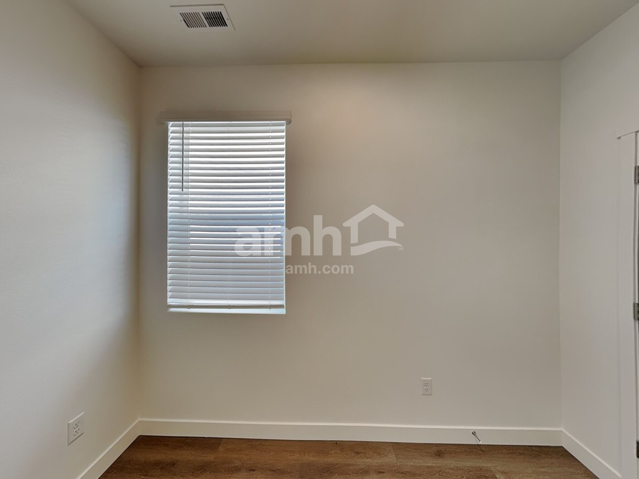Building Photo - 4727 85th Dr NE