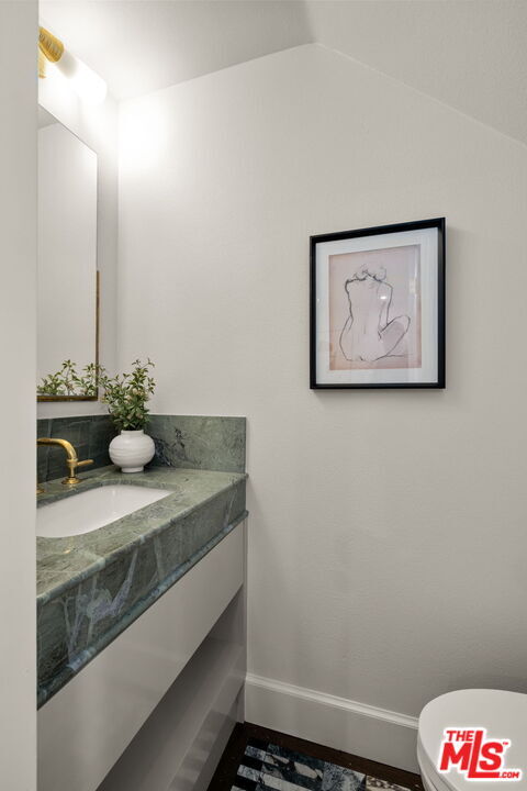 Building Photo - 202 San Vicente Blvd