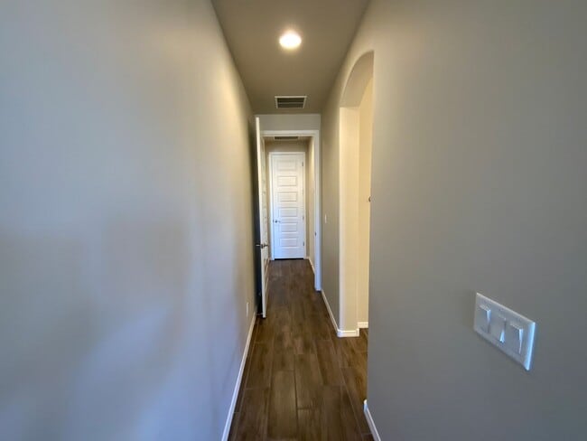 Building Photo - 4 Bedroom Single Story Home Available Near...