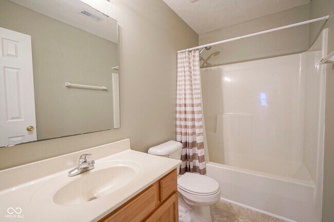 Building Photo - 14170 Royalwood Dr