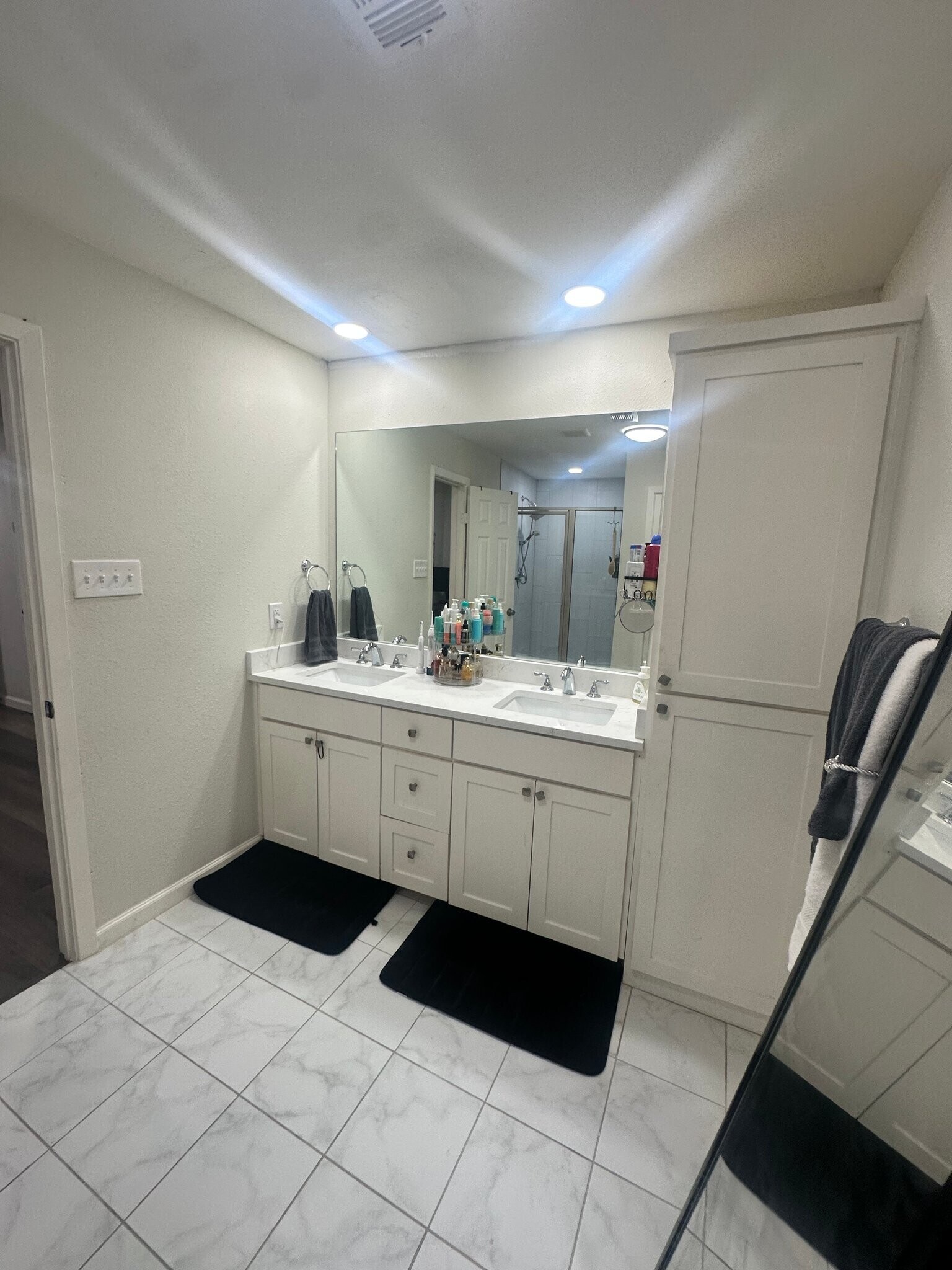 Building Photo - 3444 Kellogg Ave